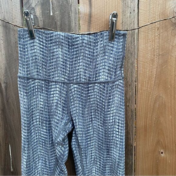 Lululemon Wunder Under Crop Hi-Rise Luon Arrow Jacquard Battleship Size 2 - Picture 4 of 10